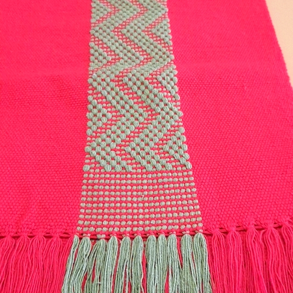 Table runner - Picture 2 of 3